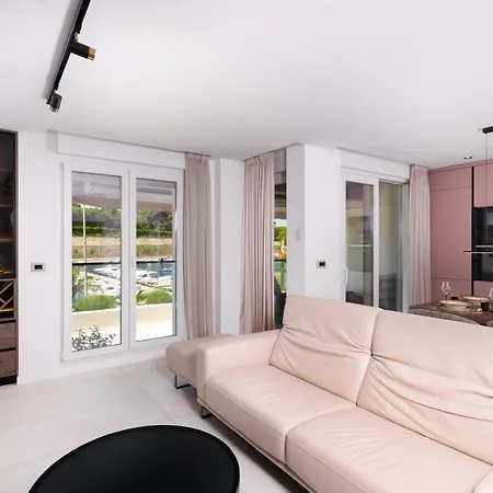 Apartment Stellazara Luxury Residence, New, Sea View, Center